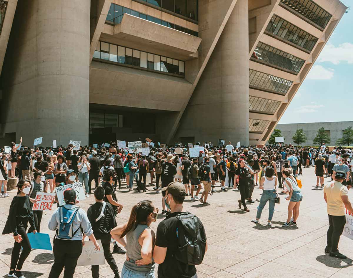 How Dallas Protesters Plan To Beat The Heat. Central Track